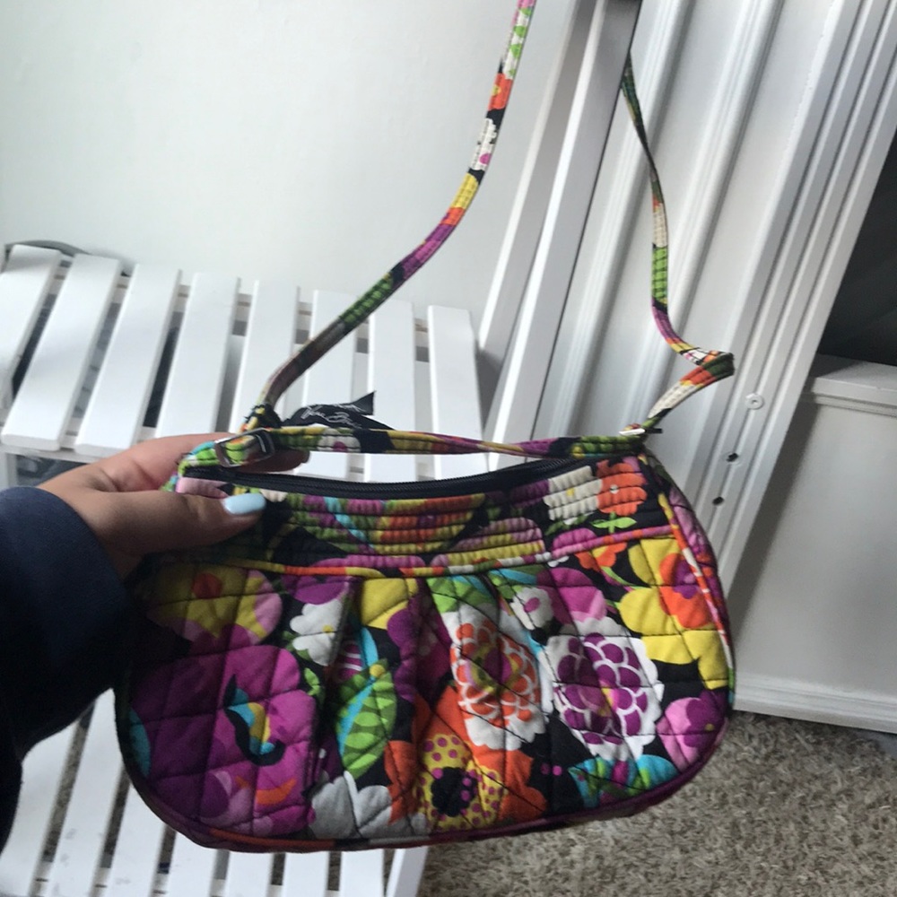 VERA BRADLEY CROSS BODY PURSE